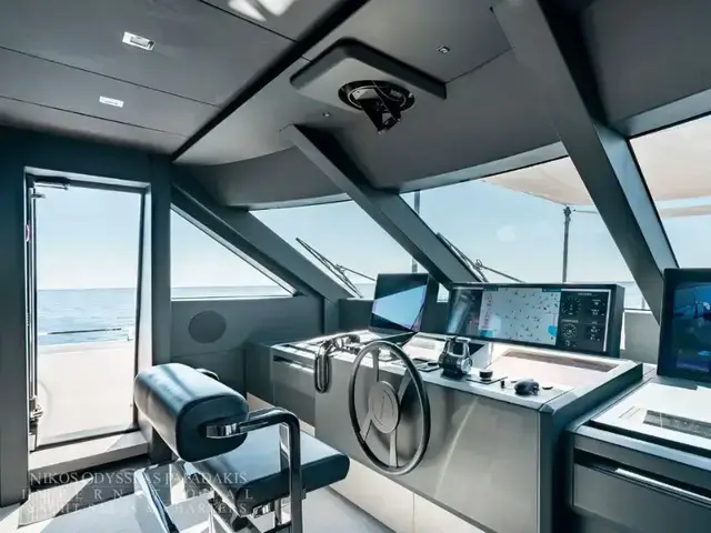 Custom Line Navetta 33