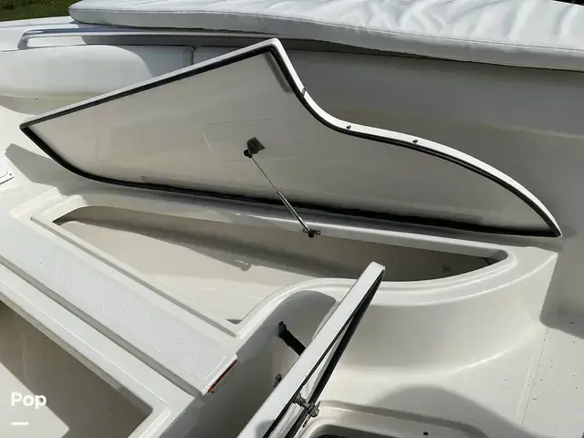 Hydra-Sports Boats Vector 3300