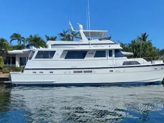 Hatteras 63 Cockpit Motoryacht