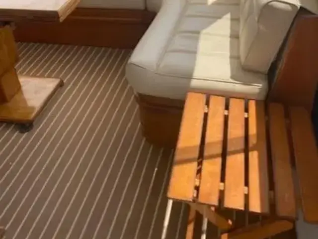 Hatteras 63 Cockpit Motoryacht