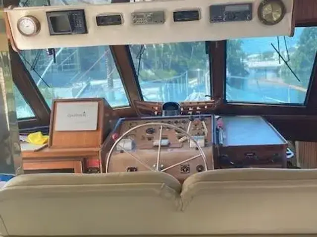 Hatteras 63 Cockpit Motoryacht