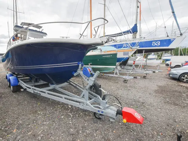 White Shark Boats 205 WA