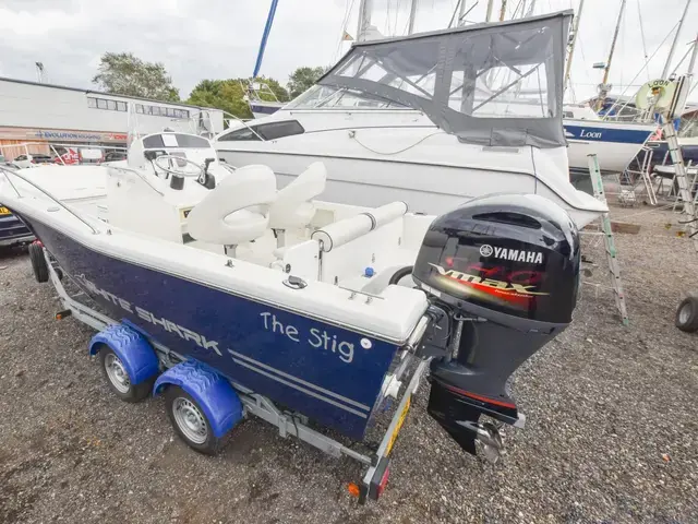 White Shark Boats 205 WA