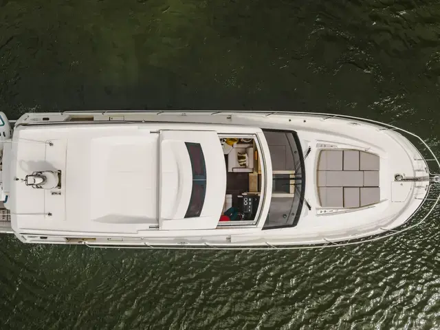 Prestige 52'