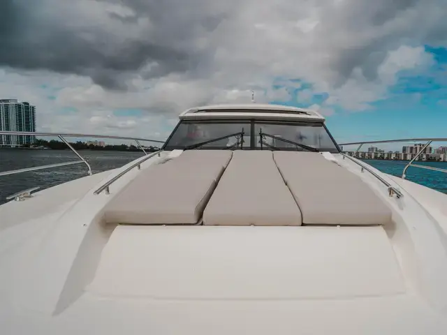 Prestige 52'