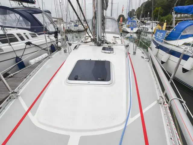 Hanse 331