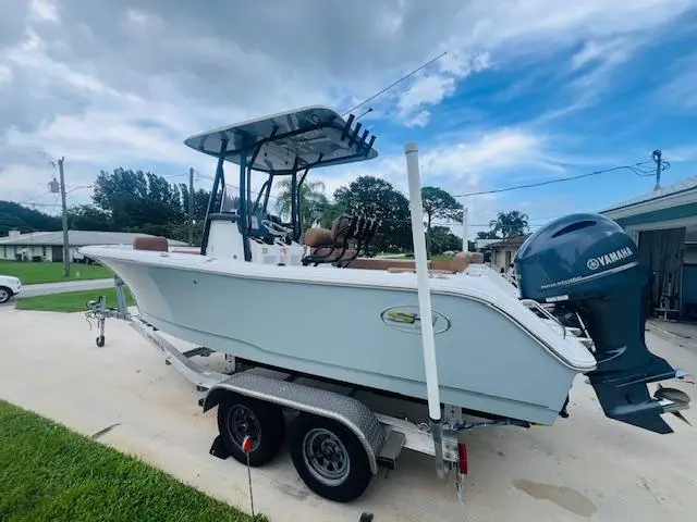 2022 Sea Hunt ultra 229