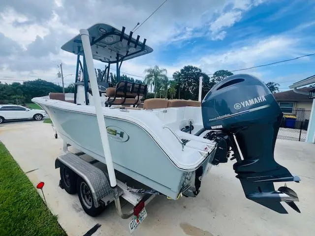 2022 Sea Hunt ultra 229