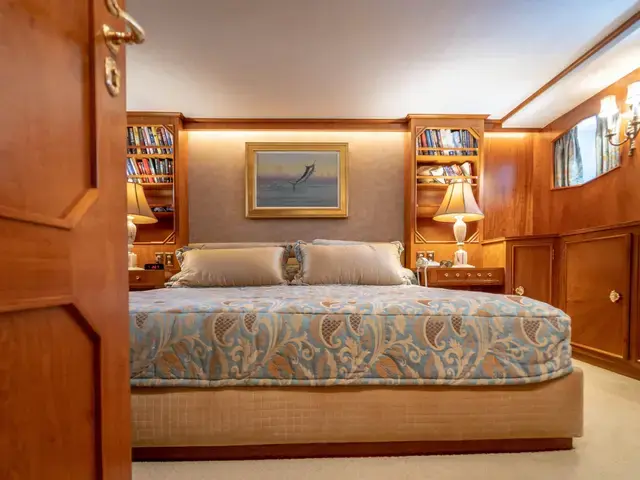 Feadship 85'