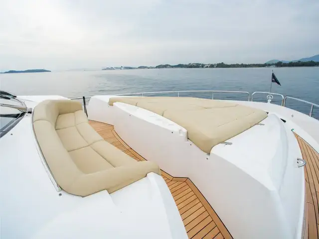 Sunseeker 75 Yacht