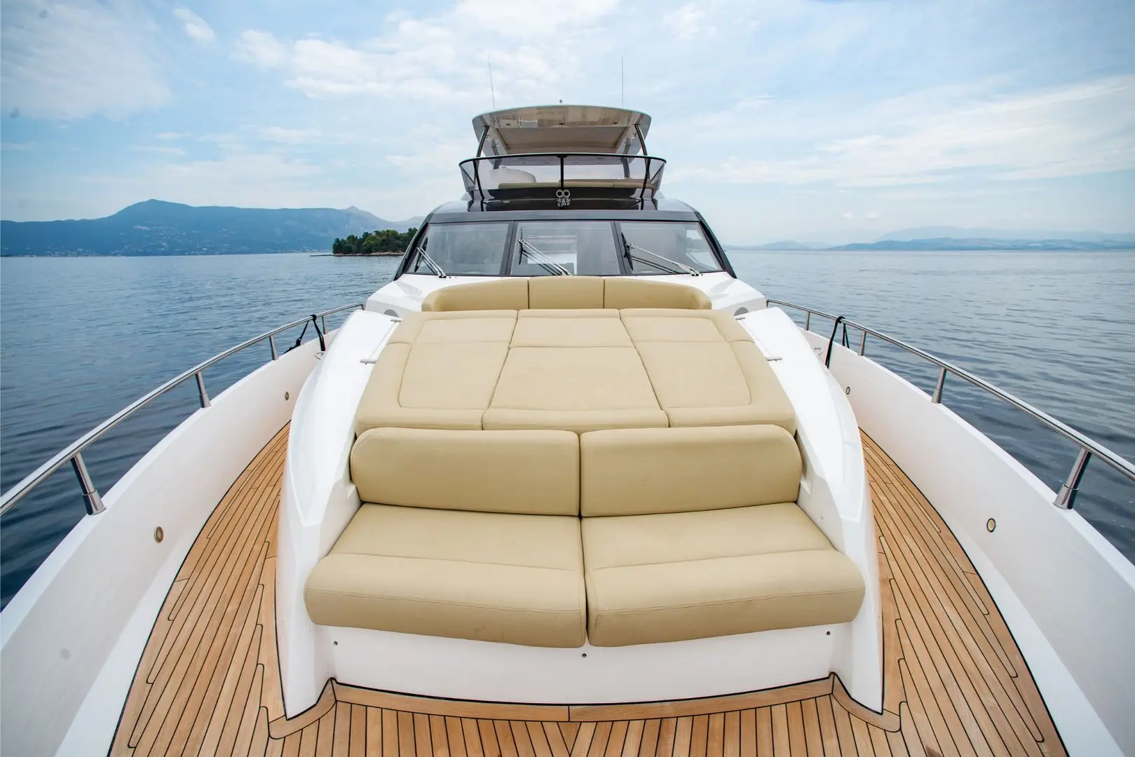 2014 Sunseeker 75 yacht