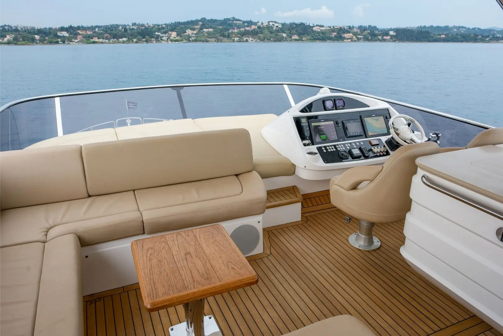 2014 Sunseeker 75 yacht