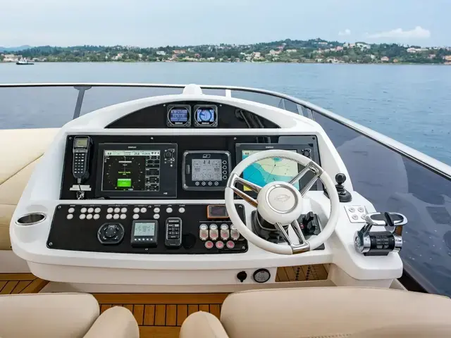 Sunseeker 75 Yacht