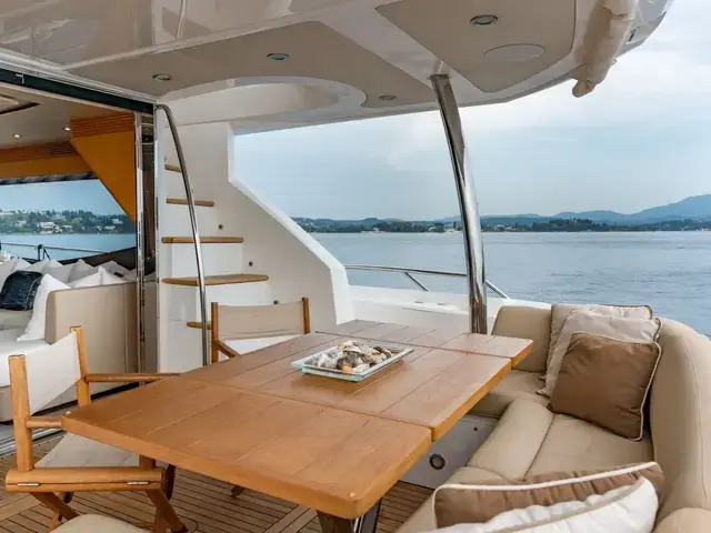 Sunseeker 75 Yacht