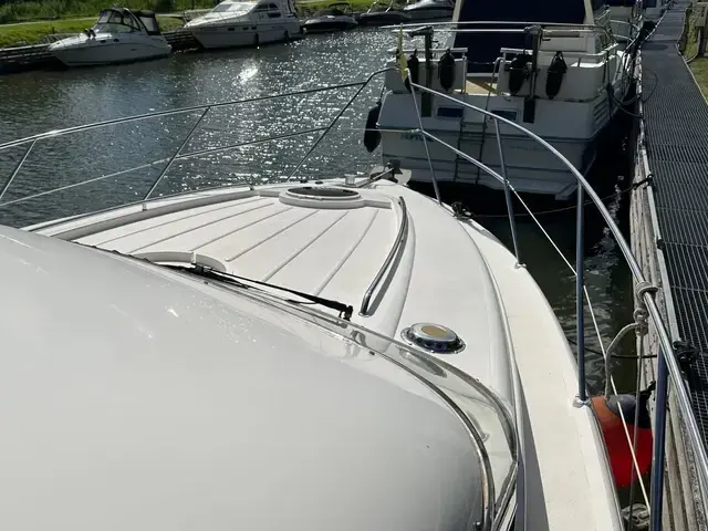 Fairline Phantom 40 Flybridge