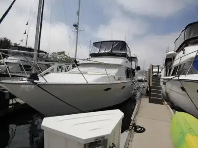 Ocean Alexander Cockpit Motor Yacht