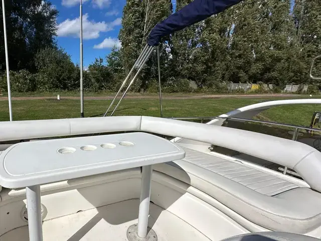 Fairline Phantom 40 Flybridge