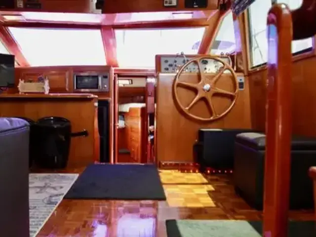 Ocean Alexander Cockpit Motor Yacht