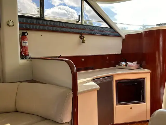 Fairline Phantom 40 Flybridge