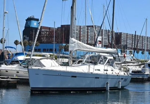 2004 Beneteau 39'