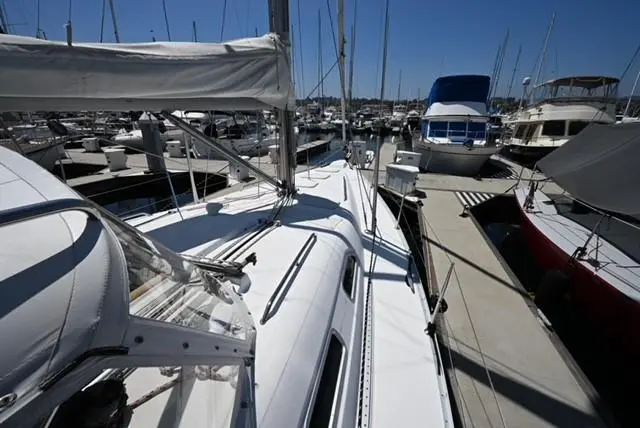 2004 Beneteau 39'