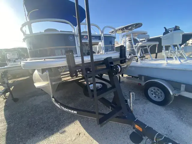 Sun Tracker Bass Buggy 16Xl