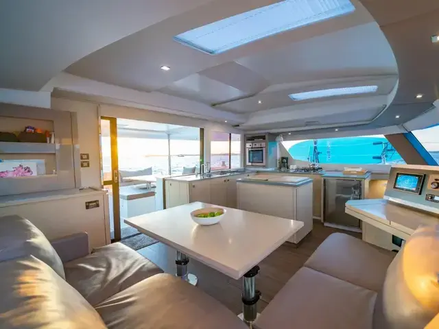 Fountaine Pajot 50'