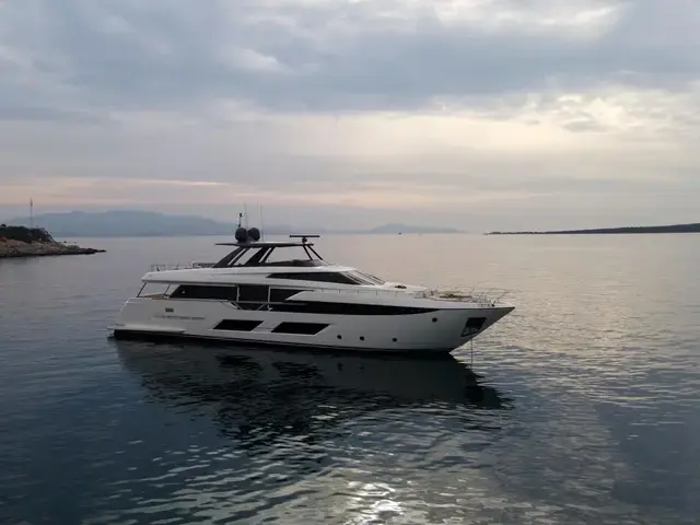 Ferretti Yachts 93'