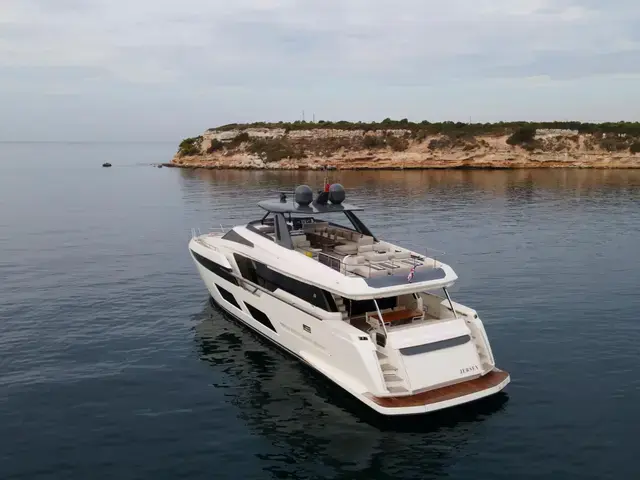 Ferretti Yachts 93'