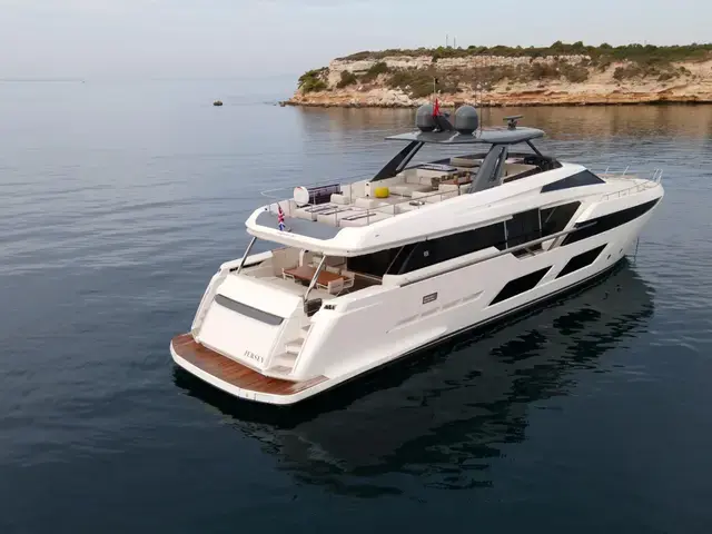 Ferretti Yachts 93'