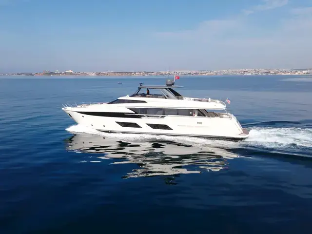 Ferretti Yachts 93'