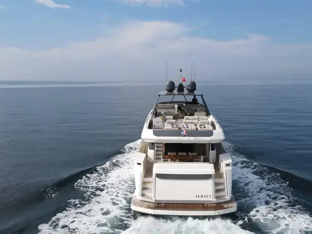 Ferretti Yachts 93'