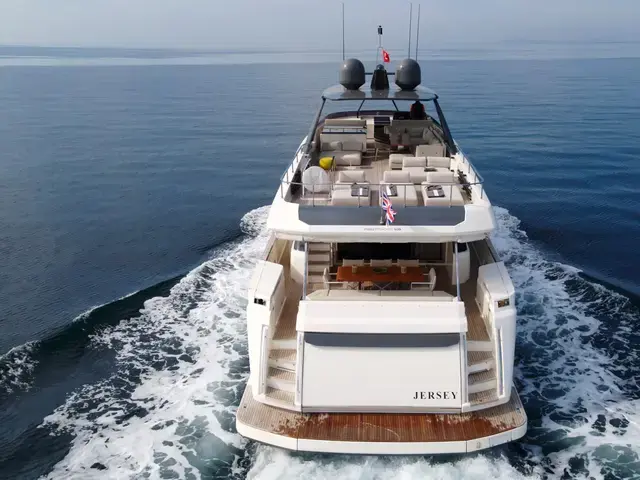 Ferretti Yachts 93'