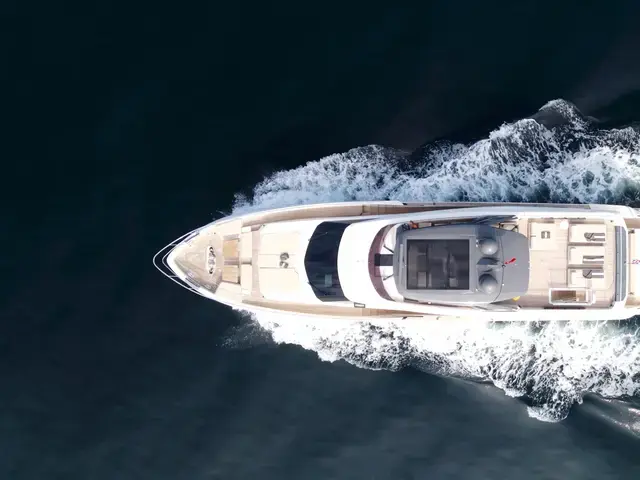 Ferretti Yachts 93'