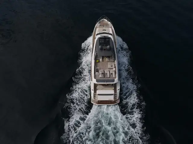 Ferretti Yachts 93'