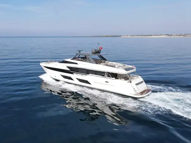 Ferretti Yachts 93'