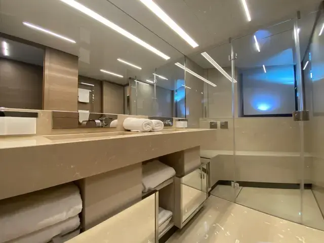 Ferretti Yachts 93'