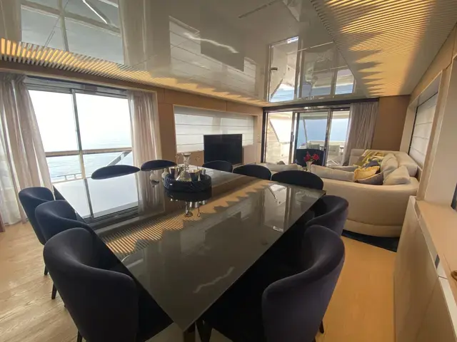 Ferretti Yachts 93'