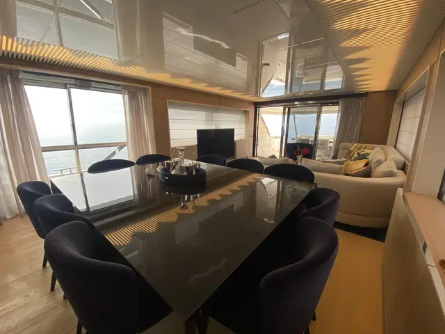 Ferretti Yachts 93'