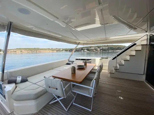 Ferretti Yachts 93'