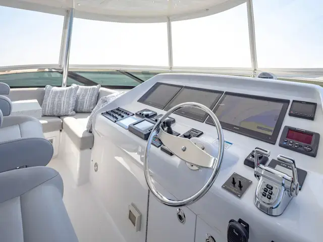 Hatteras 75'