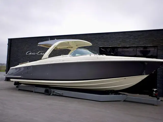 Chris Craft 35 Launch Gt