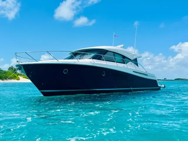 Tiara Yachts 53 Coupe