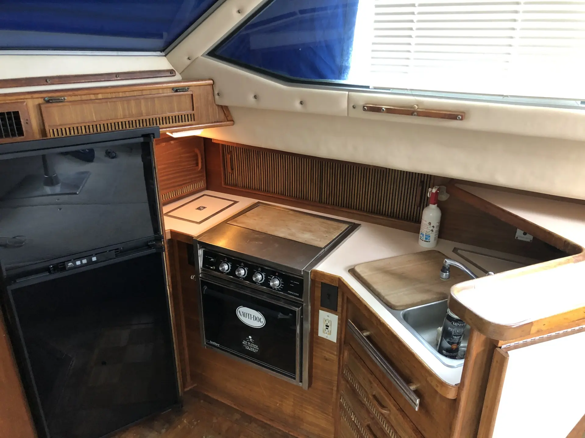 1987 Sea Ray 360 aft cabin