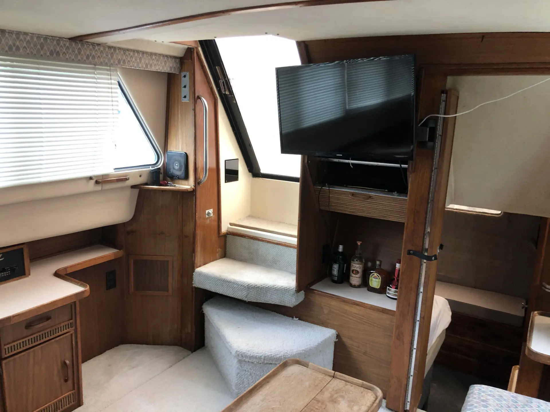 1987 Sea Ray 360 aft cabin