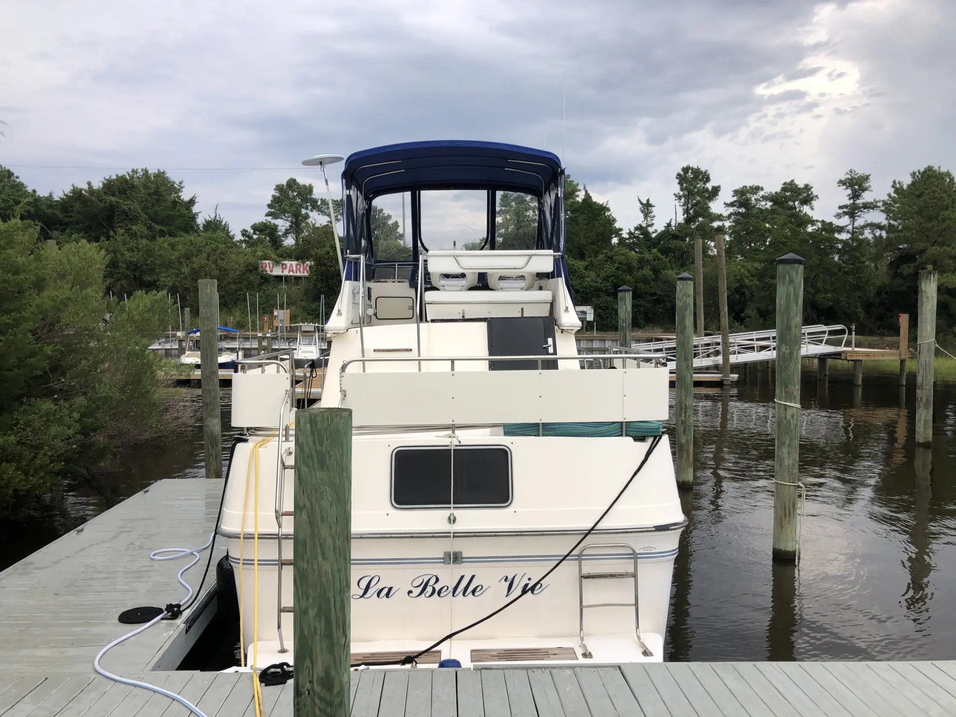 1987 Sea Ray 360 aft cabin