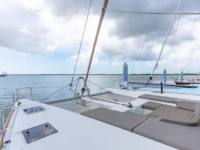 Lagoon 52