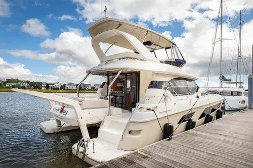 2016 Aquila 44 yacht