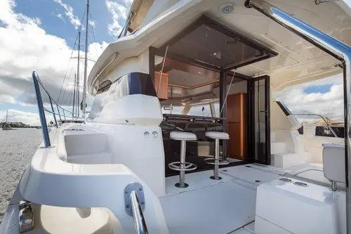 2016 Aquila 44 yacht