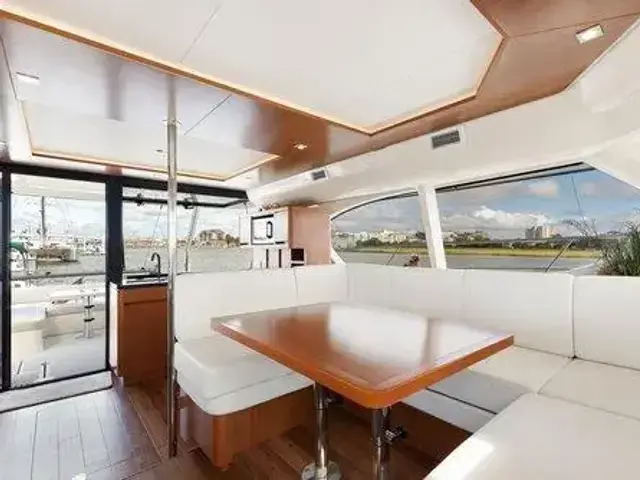 Aquila 44 Yacht